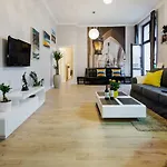 Kings Landing Apartament