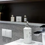 Ga Luxury Apartments W21