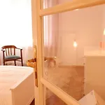 Singer Apartment Old Town