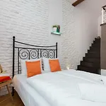 Bright And Charming- Golden Apartments&D8B