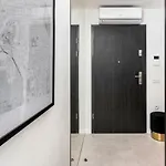 White Room Pilsudskiego 1
