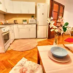 Big&Bright- Golden Apartments- Old Town