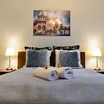 La Gioia Elegant Spacious Apartment