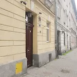 Green Apple Apartment
