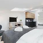 Apartments Krakow Mazowiecka By Renters