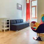 Wonderful Apartment Wrzesinska Street