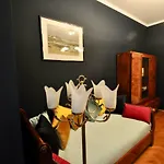 Fine Art Luxury Stay In The Old Town Absolute Center