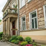 Red Kurka Apartments