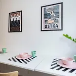 White Beds - Apartment For 6 People In The Center