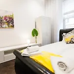Vintage Tomasza Apartment