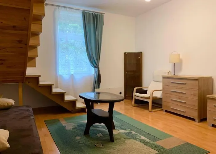 Helclow Apartment