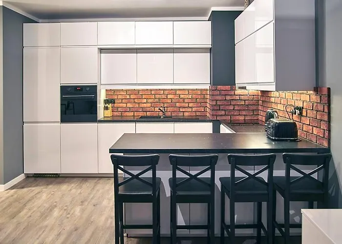 Uroczy Apartament Z Garazem