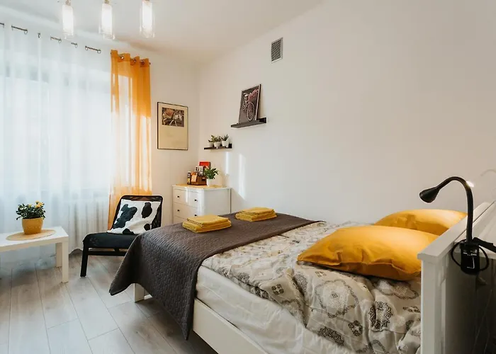 Charming Apt Old Town & Jewish District, Quiet Neighborhood