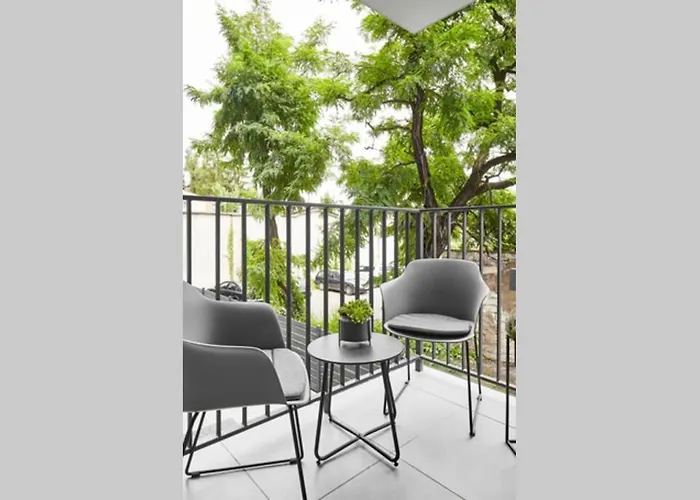 Househost Apartment: Miodowa 42/8A Street