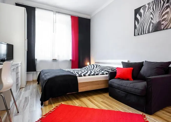 Studio Pomorska , Bezplatny Parking