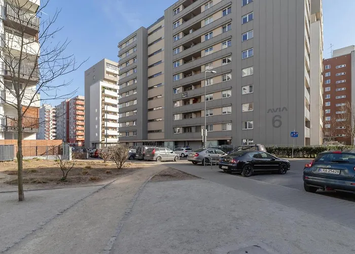 Avia Apartment Three Bedroom Two Balcony Ac & Parking By Noclegi Renters