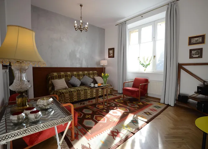 Crystal Suites Old Town