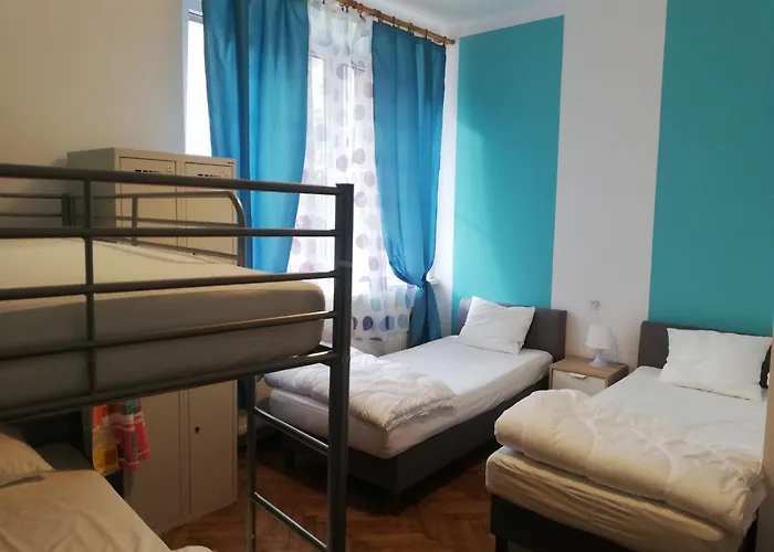 Lorf Hostel&Apartments
