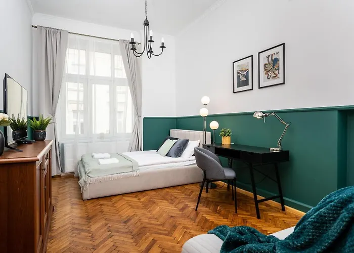 Classy Old Town Apartment - By Upstairs