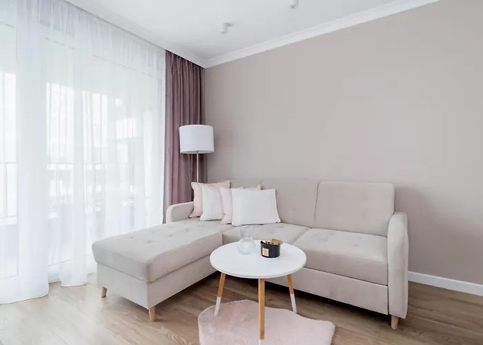 Modern Apartment Suitable For Remote Work With Balcony & Parking By Noclegi Renters