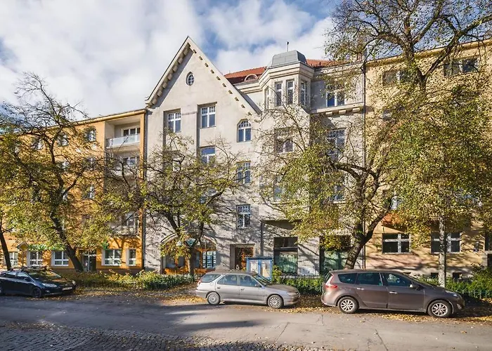 Close Wawel Castle, City Centre