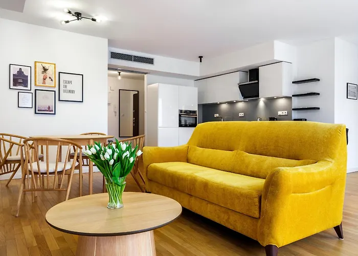 Modern Central Apartment W. Parking By Tyzenhauz