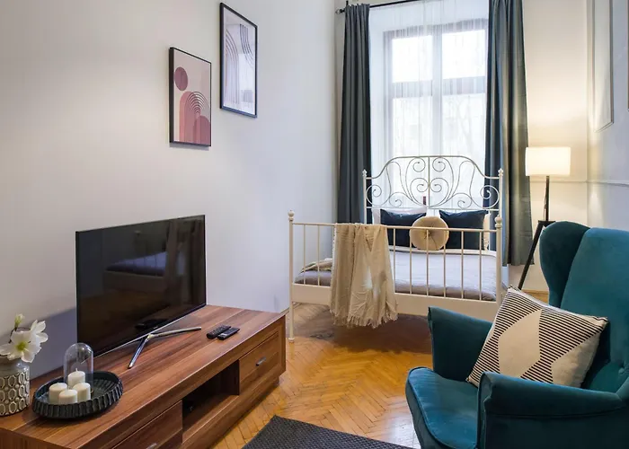 Wawelove Royal Spacious 2 Bedroom Apt 1 Min To Main Sq!