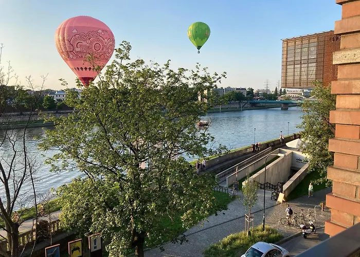 Royal Oak - 3Bd 2Ba Apartment With Parking And River View