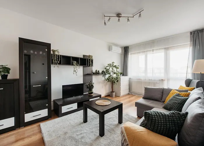 2-Room Apartment With Garage And Air Conditioning In The City Center