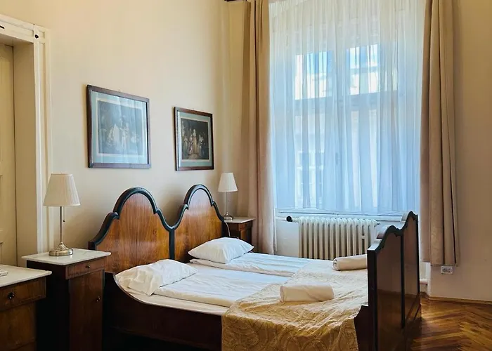 Main Market Square Apartments