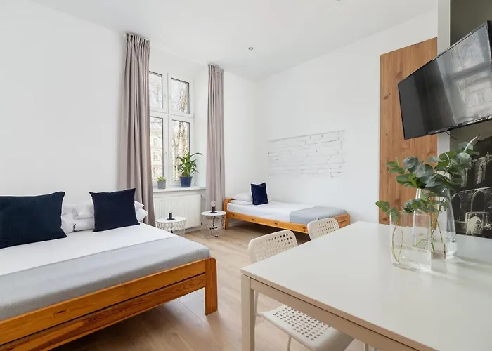 3-Bedroom Apartment - 51 Dietla Street