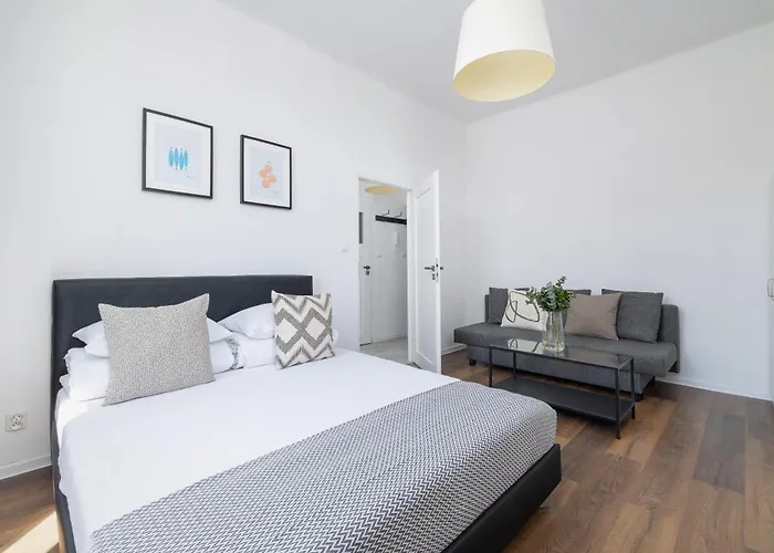 2-Bedroom Apartment - Dluga 65