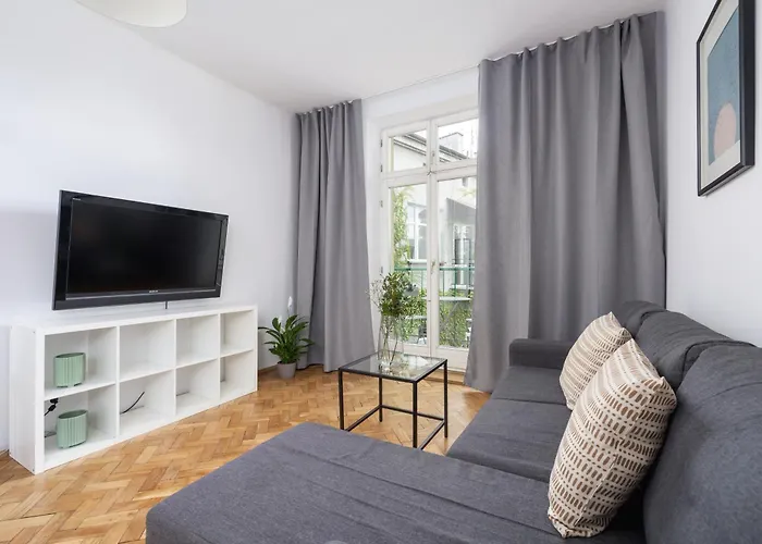1-Bedroom Apartment With Balcony - Dluga 65