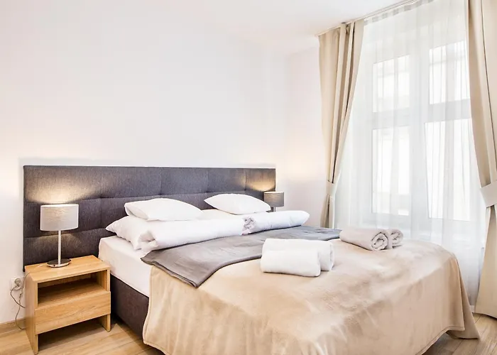 Old Town Apartments - B19