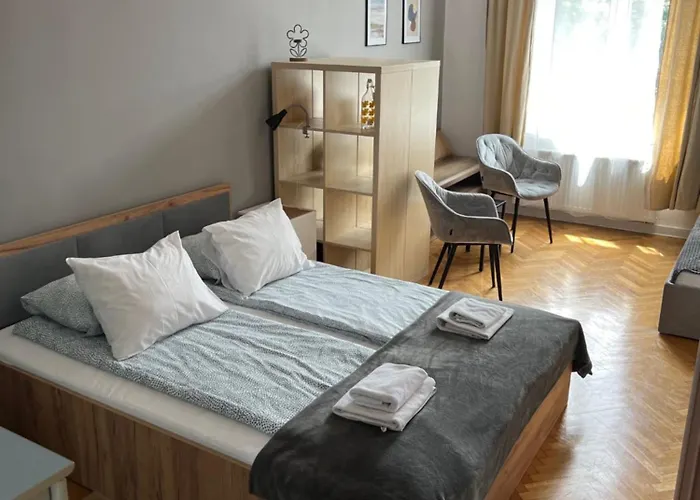 Large Apartment Next To Main Station - 85 M2