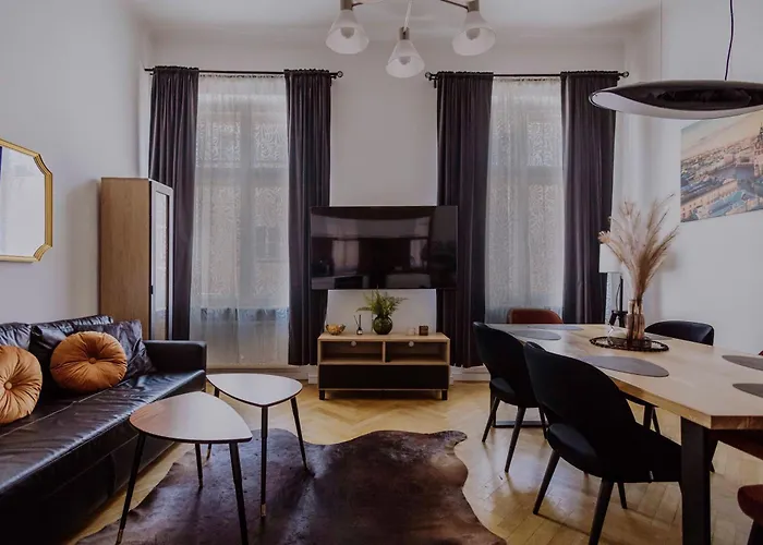 Golden Pearl - Main Square, 100 Sqm, 4 Rooms