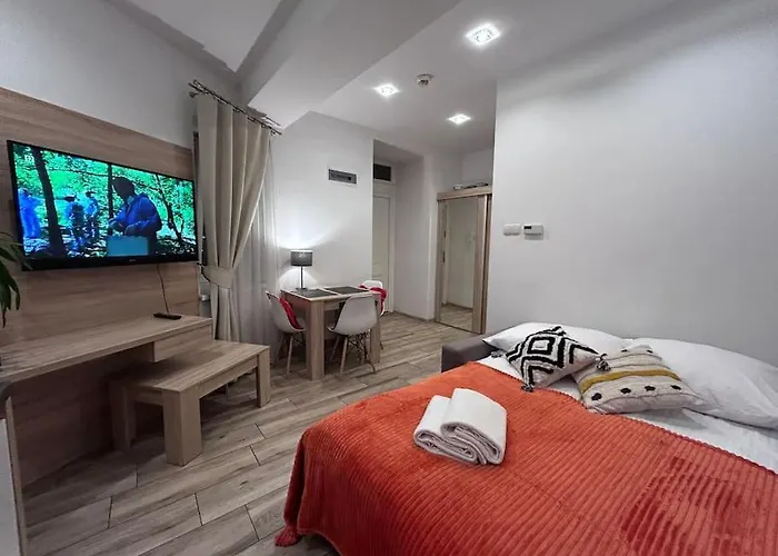 Old Town Apartments - B5