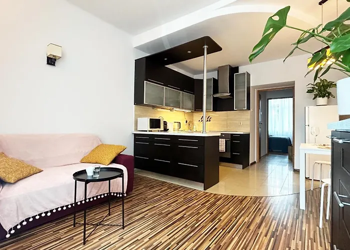 Cozy Apartment Near Krakus Mound