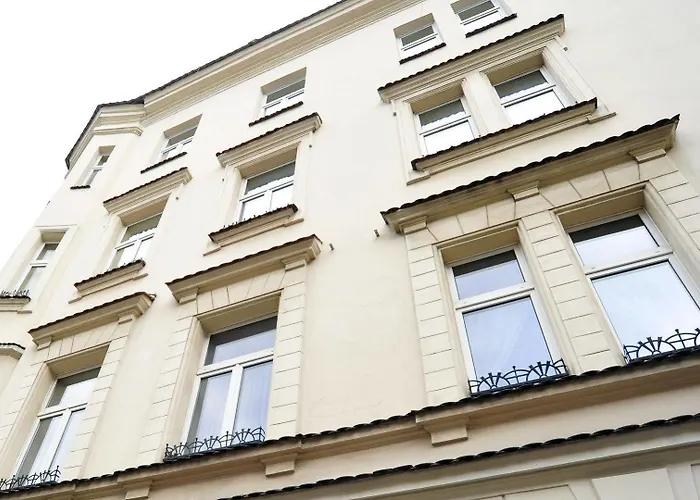 Kosmopolita Guest Rooms & Apartments