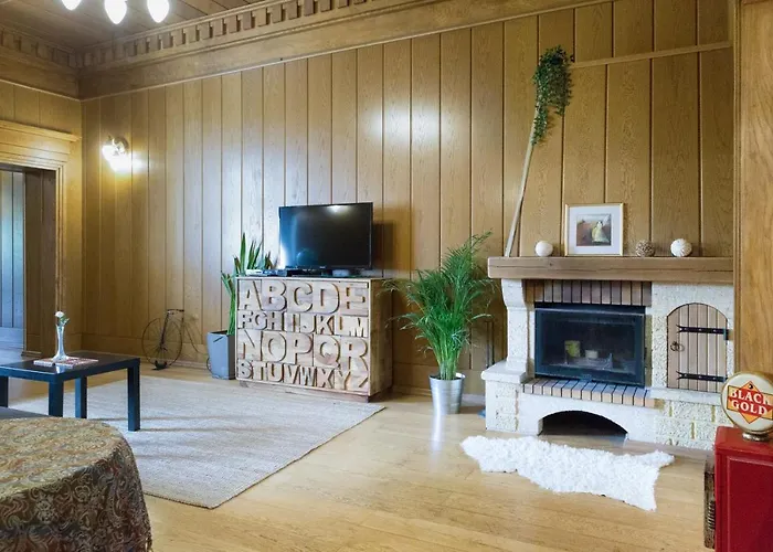 One & Only City Center Apartment Up To 8 Guests