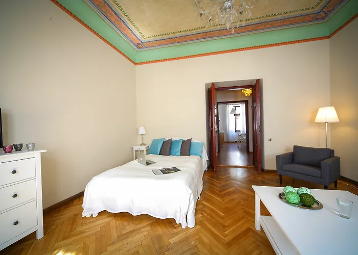 Friendhouse Apartments - Old City