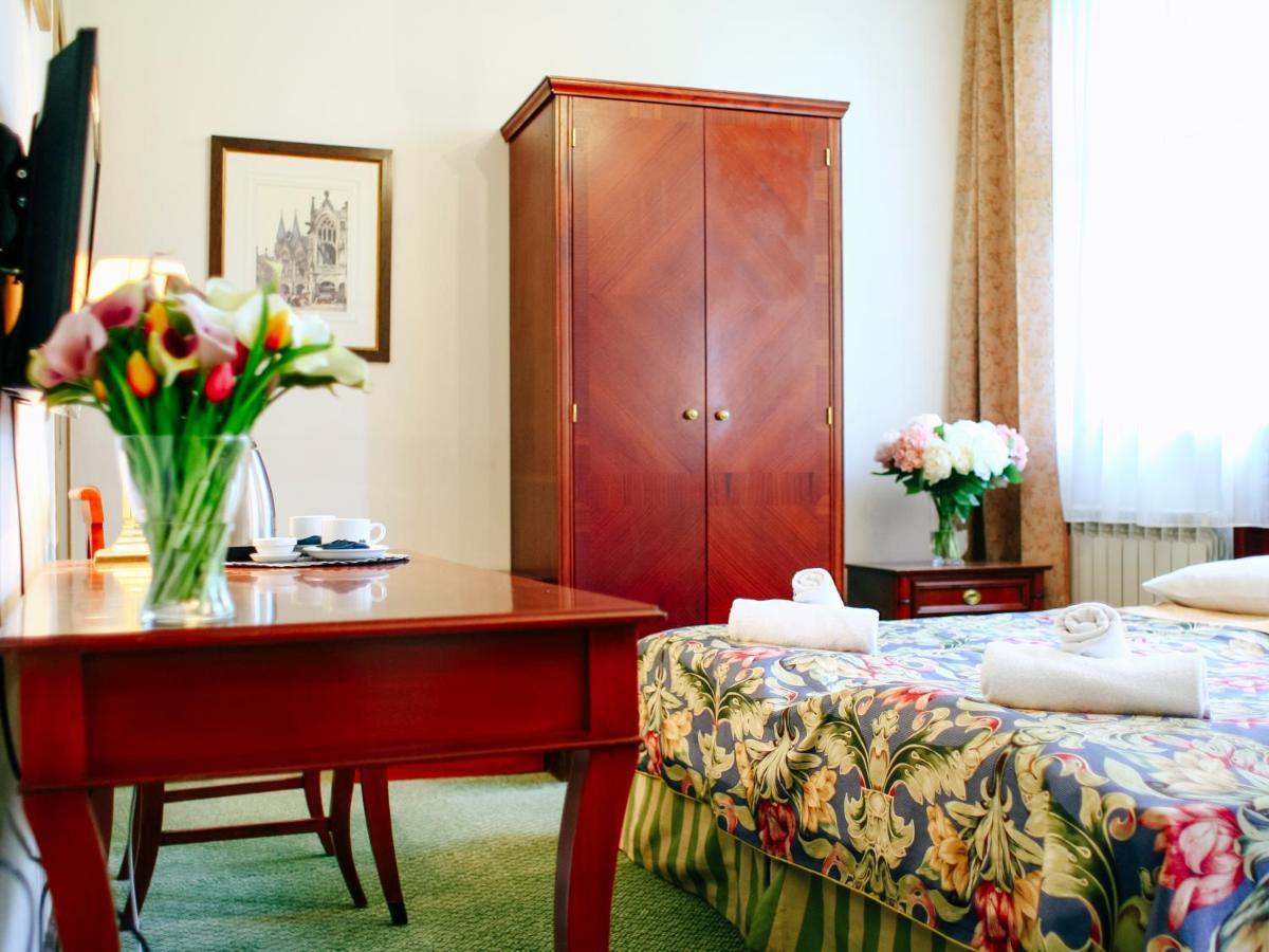 Aparthotel Miodosytnia 3*