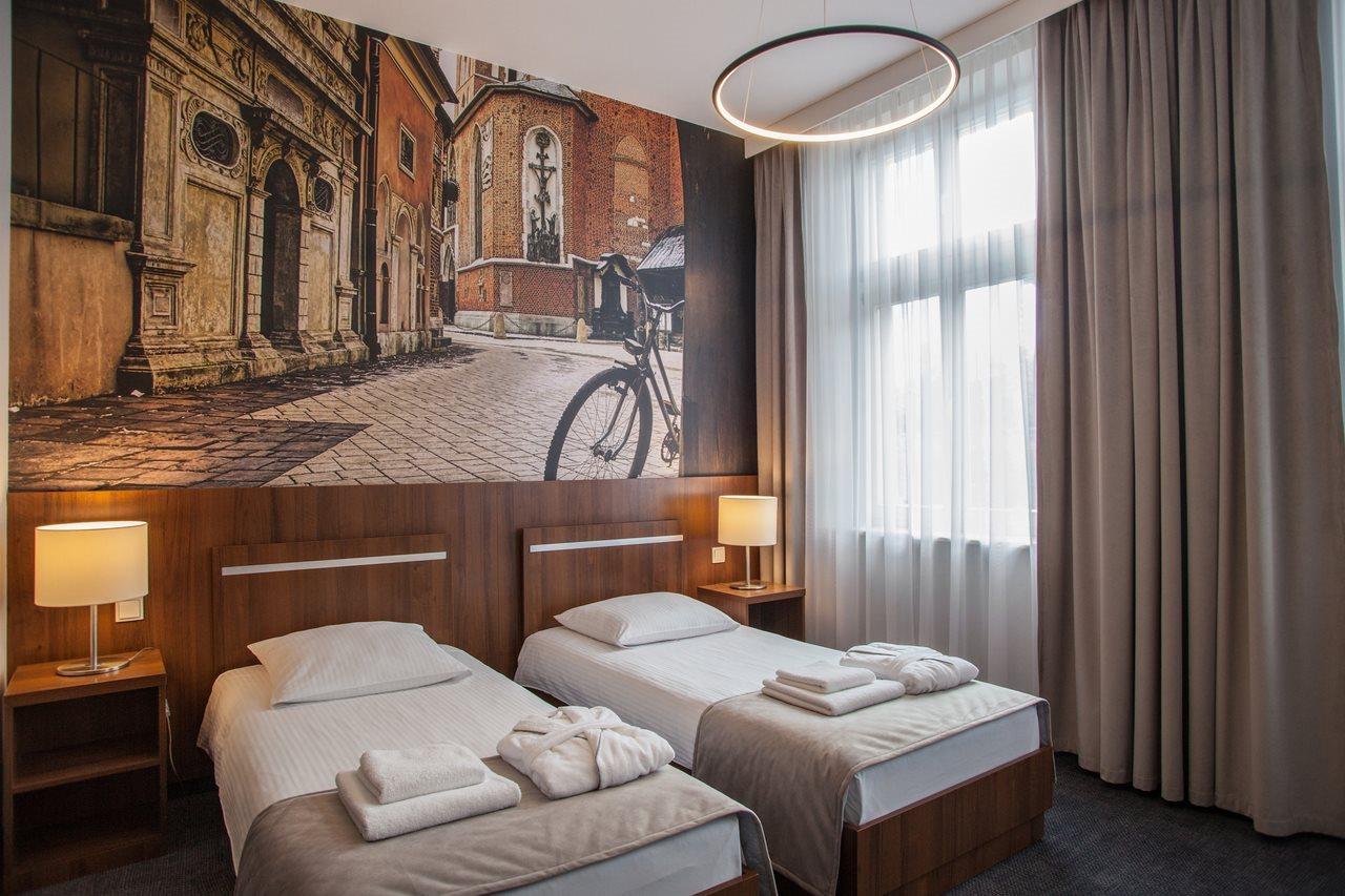 Downtown 3*