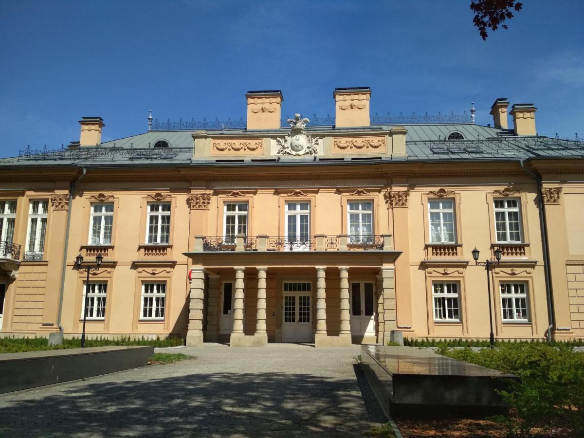 Palace Apartment *