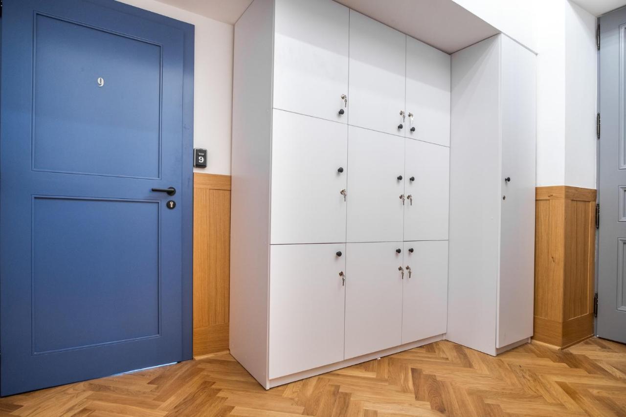 Tower Street Apartment *
