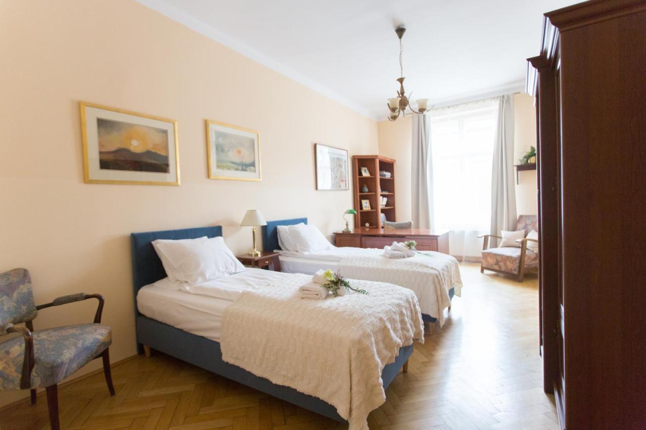 Apartments Roman *