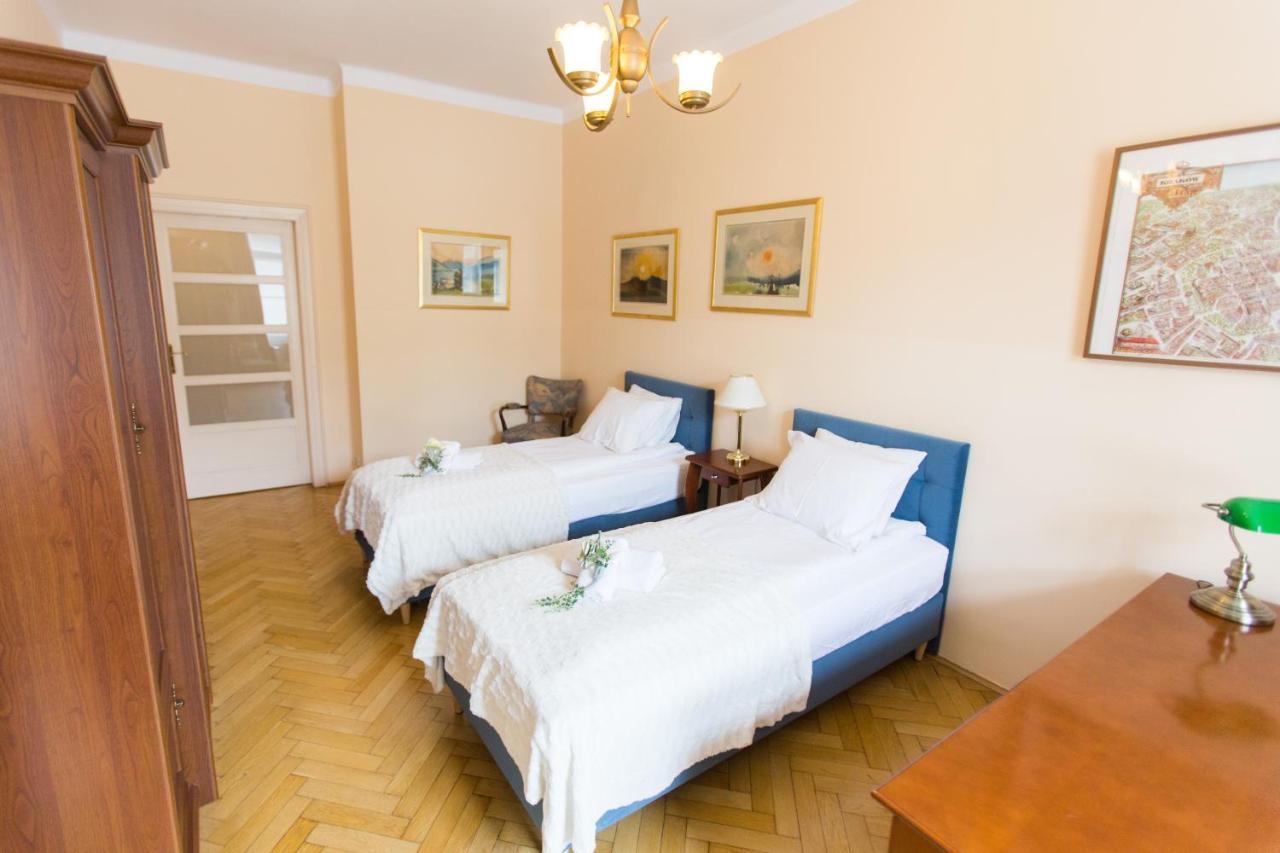Apartments Roman Apartment *