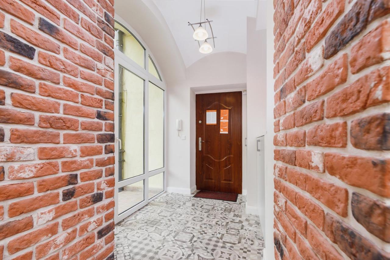 Modern Lubicz By Renters