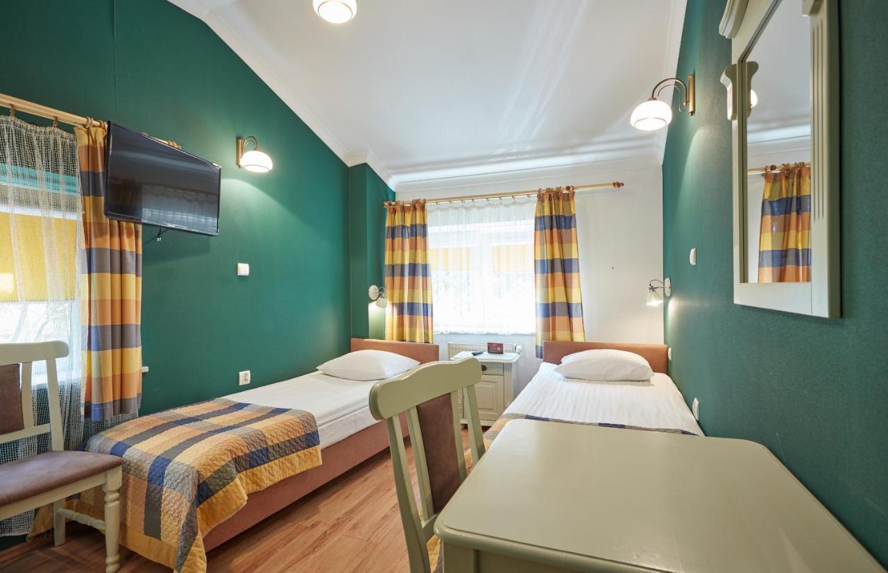 Batory Annex Hotel 2*