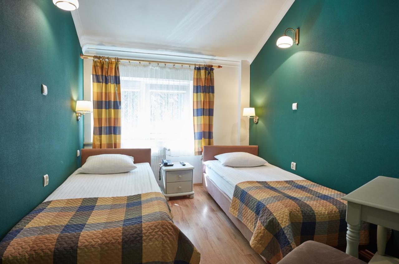 Batory Annex Hotel